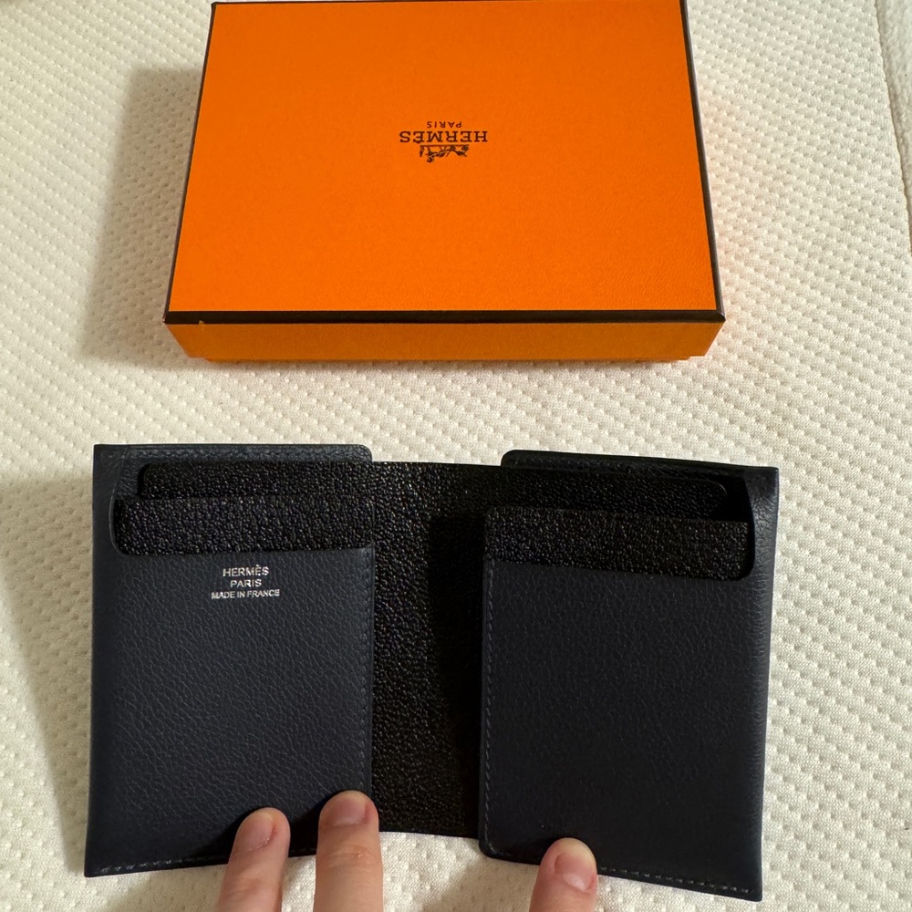 Brand new hermes wallet. Authentic  !
